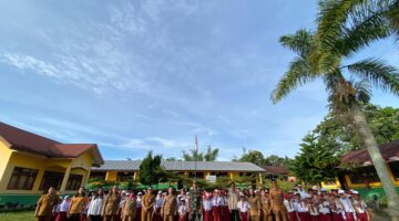 Babinsa Jadi Pembina Upacara di SDN 036410 Silumboyah, Tanamkan Semangat Cinta Tanah Air Sejak Dini