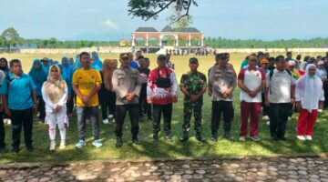 Untuk Memeriahkan 17 Agustus Forkopimcam Mengadakan Perlombaan di Lapangan Bola Camat NA-IX-X