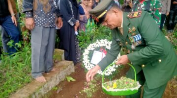 Danramil 03/Sungai Sariak Pimpin Upacara Pemakaman Secara Militer di Tandikek