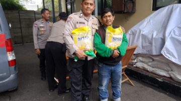 Polsek Kelapa Gading dan Bulog Gelar Gerakan Pangan Murah, Warga Dapatkan Beras SPHP dengan Harga Terjangkau