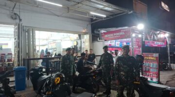 Koramil 13/AN Gelar Patroli Keamanan Bersama Ormas untuk Menjaga Ketertiban Kampung