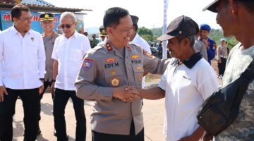 Polri Gelar Bakti Sosial 35 Tahun IKDB 90, Bagikan 1.485 Paket Sembako di Rempang Batam
