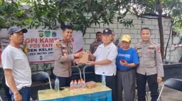Polsek Kelapa Gading Gelar Ngopi Kamtibmas Bersama Warga RW 04 Pegangsaan Dua