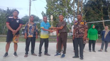 Pelaksanaan Kegiatan Penutupan Turnamen Volly Ball Dalam Rangka Dirgahayu TNI ke-80 Tahun 2025 di Koramil 07/AKB