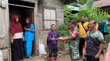 Jum’at Berkah Kodim 0308/Pariaman Kembali Berbagi Keberkahan di Hari Jum’at Kepada Masyarakat Kurang Mampu