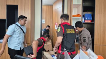 Kejari Tanjung Perak Geledah Kantor Pelindo dan APBS Terkait Dugaan Korupsi Rp196 Miliar