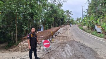 Proyek Pekerjaan Jalan Nasional III Diduga Mangkrak, Aktivis Lebak Selatan Angkat Bicara