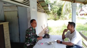 Menjalin Silahturahmi Babinsa Koramil 07/Pauh Kambar Komsos Bersama Warga Binaan