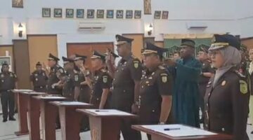 Kejati Papua , Hendrizal Husin melantik Tiga Kejari baru dan Asisten Pemulihan Aset