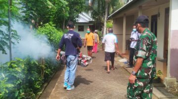 Babinsa dan Tenaga Kesehatan Bergerak Bersama, Fogging Desa Wonocoyo Jadi Benteng Warga Lawan DBD