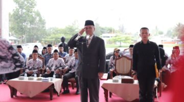 Wakil Bupati Pakpak Bharat Pimpin Upacara Peringatan Hari Guru Nasional