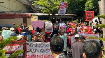 Warga Sunter Jaya Gelar Aksi di Kantor BPN Jakarta Utara, Tuntut Pembukaan Blokir Tanah