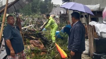 Polres Tanah Karo Responsif Tangani Longsor di Katepul Kuta, Dua Rumah Warga Terdampak