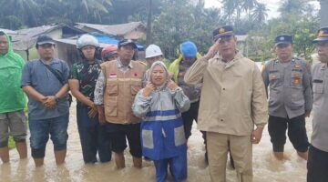 Polres Simalungun Siaga Bencana: Polsek Bosar Maligas Bantu Warga Terdampak Banjir