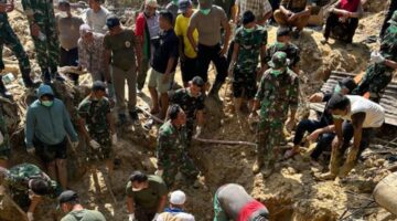 Satgas Gulbencal Kodam I/BB Temukan dan Evakuasi Korban Longsor