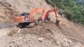 Pembukaan Jalan Nasional di Tetumpun Dikebut, Warga Apresiasi Kerja Maraton Operator Alat Berat