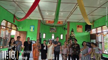 Kapolsek Bosar Maligas Beribadah Bersama Jemaat, Jaga Kamtibmas Sambil Jalin Kedekatan dengan Warga