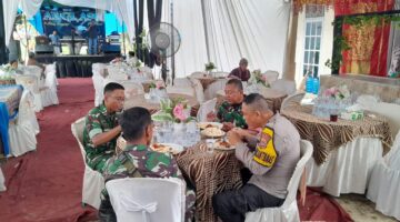 Babinsa Hadiri Undangan Resepsi Pernikahan Warga, Wujud Kedekatan Dengan Masyarakat Binaan