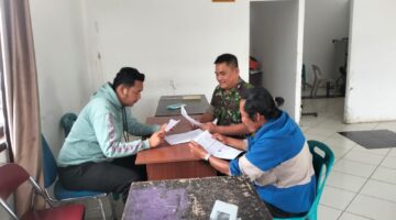Puldata Ter di Desa Cikaok, Babinsa Pastikan Data Warga Sesuai Kondisi Nyata   