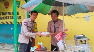 Warga Apresiasi Aksi Jumat Peduli Polsek Koja di Tugu Utara   