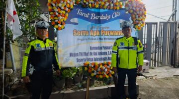 Wujud Sinergitas dan Pelayanan Humanis, Polsek Krian Laksanakan Pengamanan Pemakaman Anggota TNI