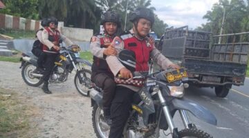 Tetap di Jalur, Jangan Nyalip Sembarangan,..!!!” Himbauan Samapta Polres Simalungun Bikin Arus Balik Lancar