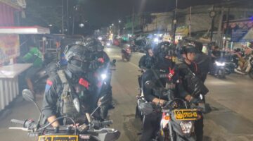 Jaga Jakarta, Jaga Lingkungan: Polsek Metro Penjaringan Gelar KRYD, Perkuat Sinergi Bersama Brimob