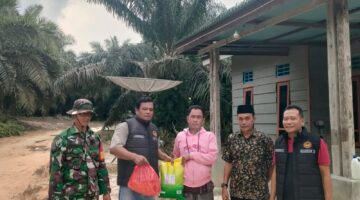 Tim Percepatan Pemulihan Taman Nasional Tesso Nilo (TP2TNTN) Lakukan Bakti Sosial 