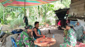 Babinsa Melaksanakan Kegiatan komunikasi sosial Bersama Masyarakat