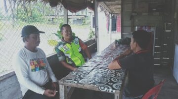 Babinsa Komsos Bersama Warga Desa Binaan Himbau Antar Umat Beragama Selama Ramadan