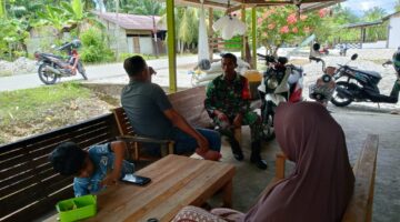 PERERAT SILATURAHMI, BABINSA KORAMIL 05/DARUL MAKMUR LAKUKAN KOMSOS DENGAN WARGA BINAAN