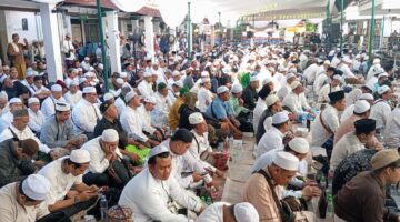 Ribuan Jemaah Hadiri Haul Akbar Habib Husein Alaydrus ke-278 di Luar Batang, Pengamanan Berjalan Kondusif