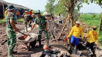 Babinsa dan Warga Gotong Royong Cor Jalan Penghubung Antar Desa, Prioritaskan Kelancaran Akses 