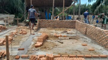 Rehab RTLH ,Satgas TMMD 128 Kodim 0203/Lkt Wujudkan Hidup Sehat Ibu Rida Wahyuni,Hasilnya 32%