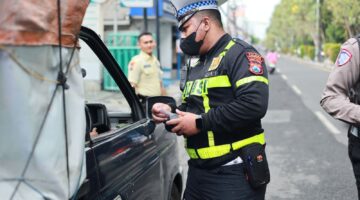 Tingkatkan Kedisiplinan di Jalan, Satlantas Polres Gresik Resmi Operasikan ETLE Handheld
