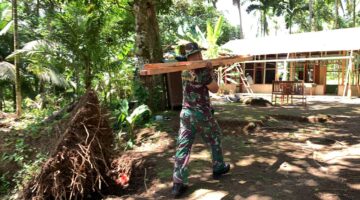 TMMD Ke 128, TNI AD Bersama Warga Gotong Penuh Semangat Membangunan RTLH 