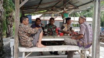 Babinsa Komsos dengan Tokoh Masyarakat, Bahas Kemitraan dan Kesejahteraan Warga