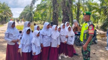 TUMBUHKAN JIWA NASIONALISME DAN PATRIOTISME BABINSA LAKSANAKAN KEGIATAN WASBANG