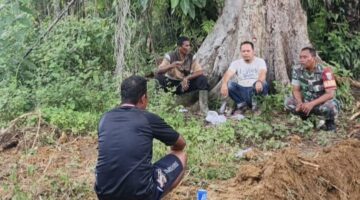 Babinsa Koramil 05/Darul Makmur Laksanakan Komsos dengan Warga