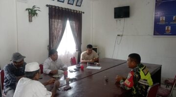 Tetap jalin silaturahmi Babinsa Koramil 04 Beutong pertebal komsos terhadap Warganya