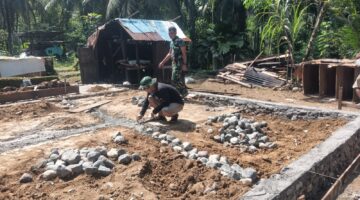 Bersama Warga, Satgas TMMD Ke 128 Kebut Pembangunan RTLH  