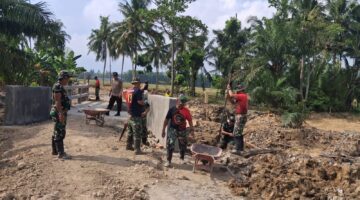 98 Persen Rampung, Jembatan TMMD 128 Dikebut di Bawah Terik Matahari Menyinari Bumi Pasar Rawa