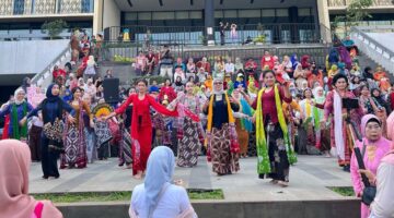 Membangkitkan Marwah Budaya melalui Langkah Nyata, KOWANI Gelar Gerakan Nasional Wanita Berkebaya dan Fun Walk Hari Kartini