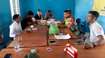 komunikasi sosial Babinsa Koramil 04 Beutong Dengan Mitra Karib di Desa Binaan