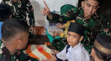 Dua Prajurit Yon TP 907 /DS,Membangun SDM dan Akhlak Anak-anak Desa Melalui Pendidikan Agama