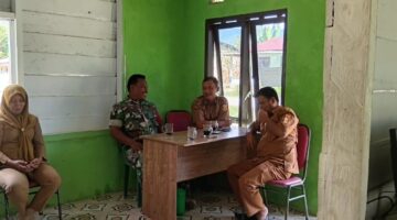 Pertemuan Hangat Babinsa Serma Tumpal Padang dan Kades, Perkuat Kolaborasi Bangun Desa
