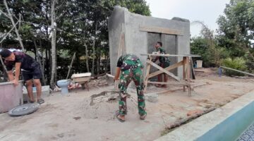 Satgas TMMD ke-128 Gebang Kebut Pembangunan MCK ,Wujudkan Sanitasi Layak Untuk Warga