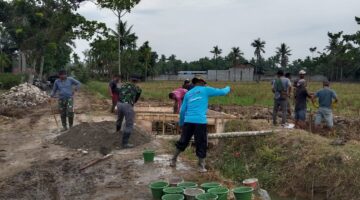 Pembuatan Plat Dekker TMMD 128 di Gebang ,Satgas Percepat Pemasangan Pondasi