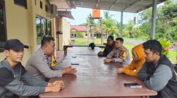 Polsek Padanghilir Mediasi Perselisihan Warga, Berakhir Damai Secara Kekeluargaan