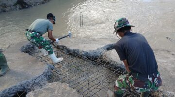 Kodim 0212/TS Bersama Yonif TP 901/Suhul Gading dan Yonzipur 1/DD Mulai Bangun Jembatan Modular di Tapsel